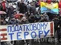 Спасение митингующих. Малый бизнес оформил заказ на новых лидеров